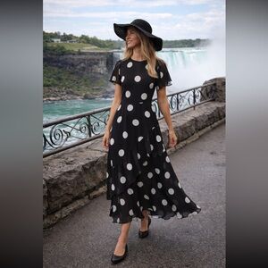 Loft NWT Dotted Flounce  White Polka Dot Maxi Dress size 4.